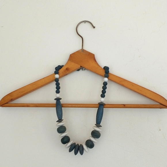 Vintage boho wood beaded necklace - Picture 3 of 4